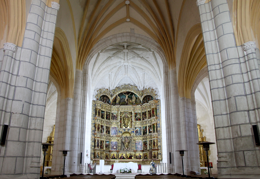 Interior Iglesia de San Pelayo